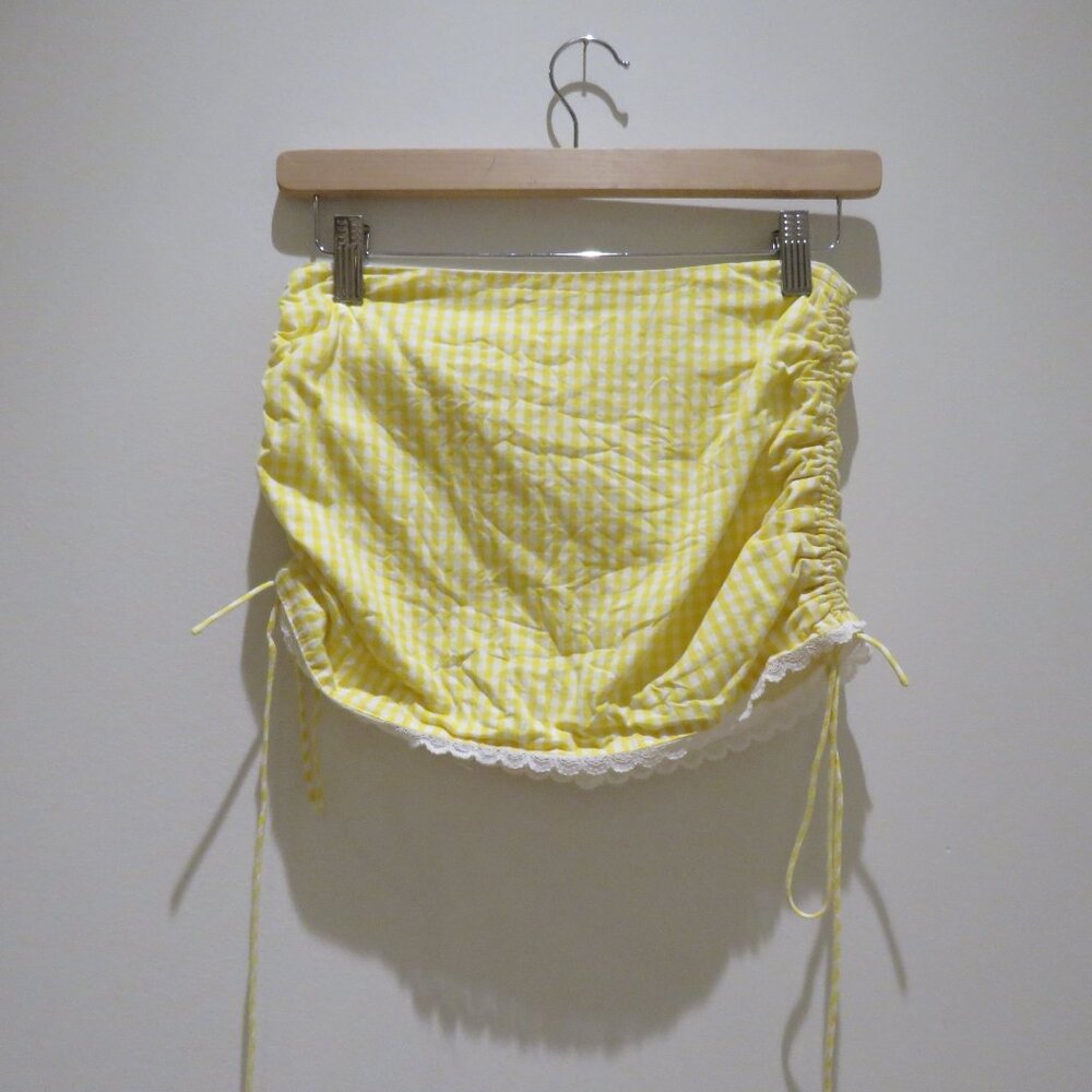 GUIZIO Gingham Ruched Side Tie Mini Skirt in Limincello Yellow Coquette Cottage - Picture 3 of 15
